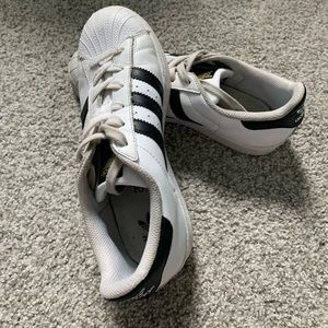 White adidas superstars